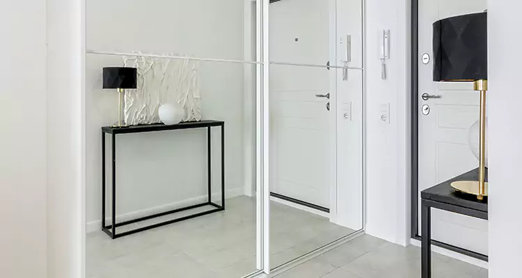 Mirrored Bifold Closet Doors Repair in Winter Haven, FL