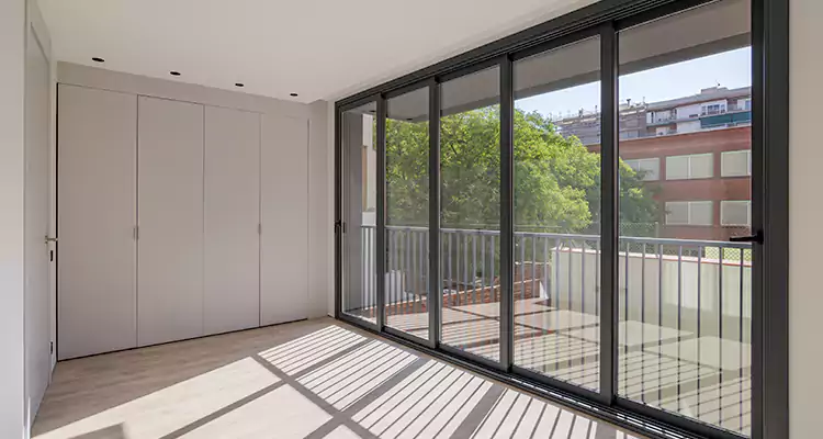 Fix Sliding Screen Door Track in Winter Haven, FL